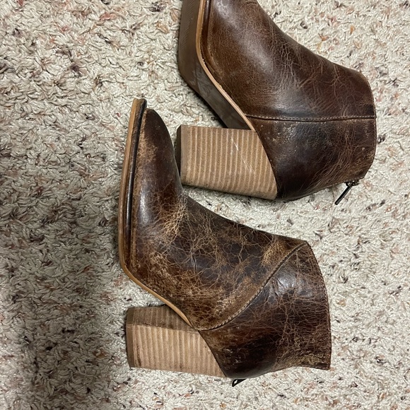 DibaTru booties, size 7. Excellent condition. - Picture 5 of 5